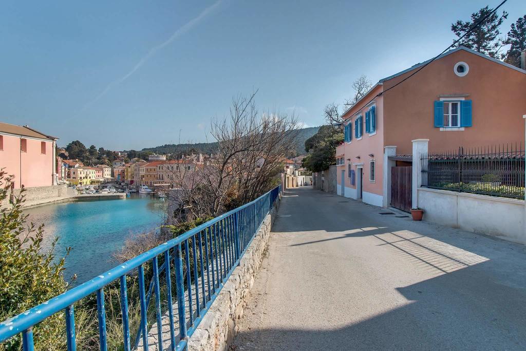 Narcis Central Apartment With Sea & City Views Veli Lošinj 外观 照片